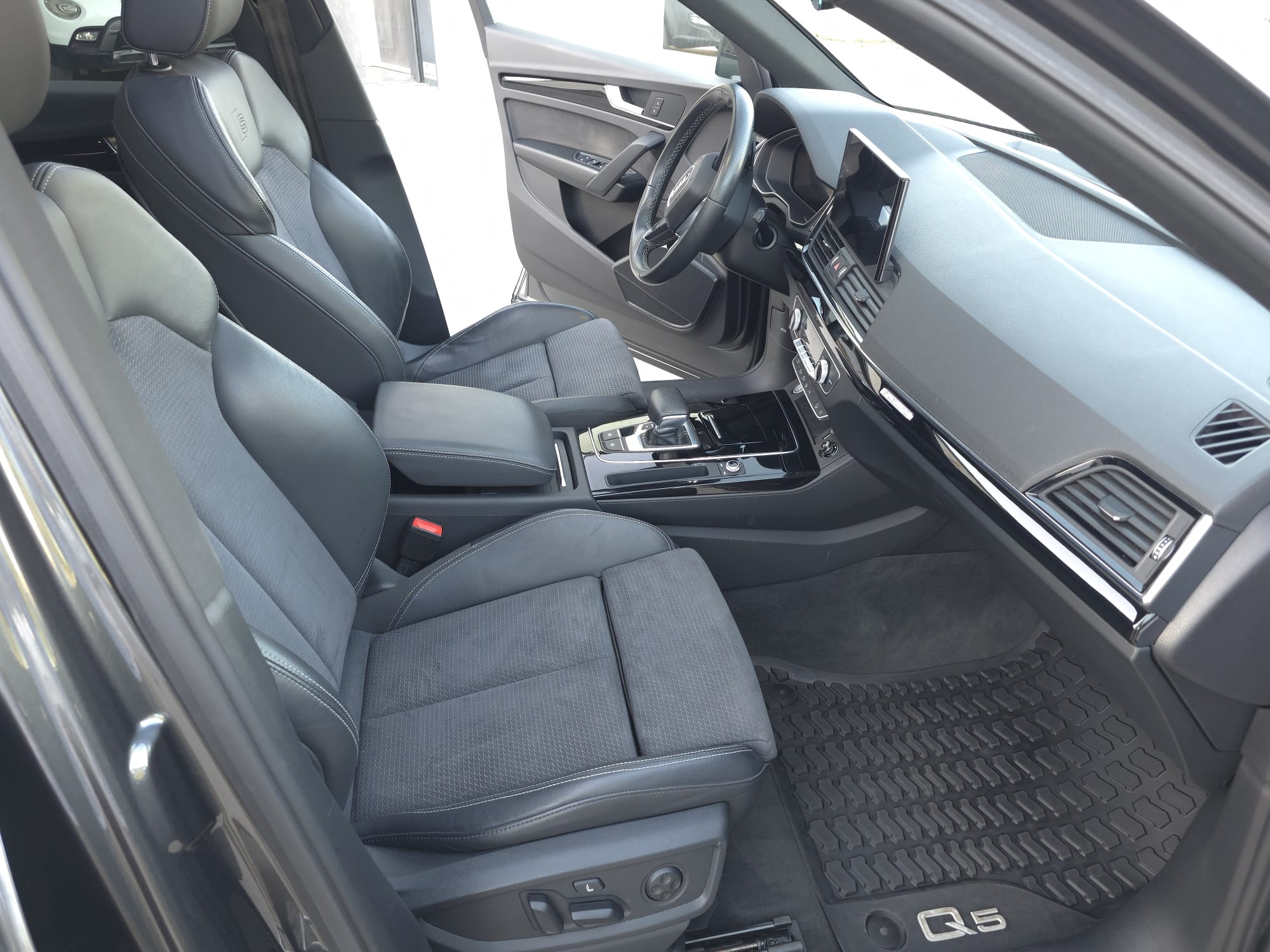 AUDI Q5 SPORTBACK S-LINE EDITION CON TETTO APRIBILE