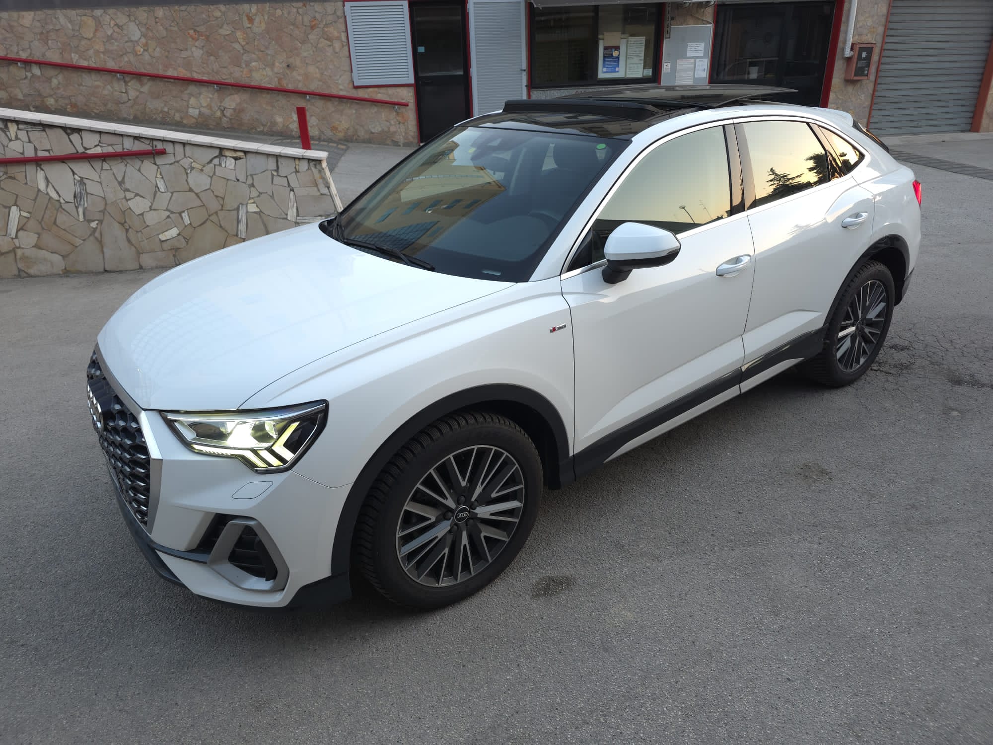 AUDI Q3 SPORTBACK TETTO APRIBILE 147000KM