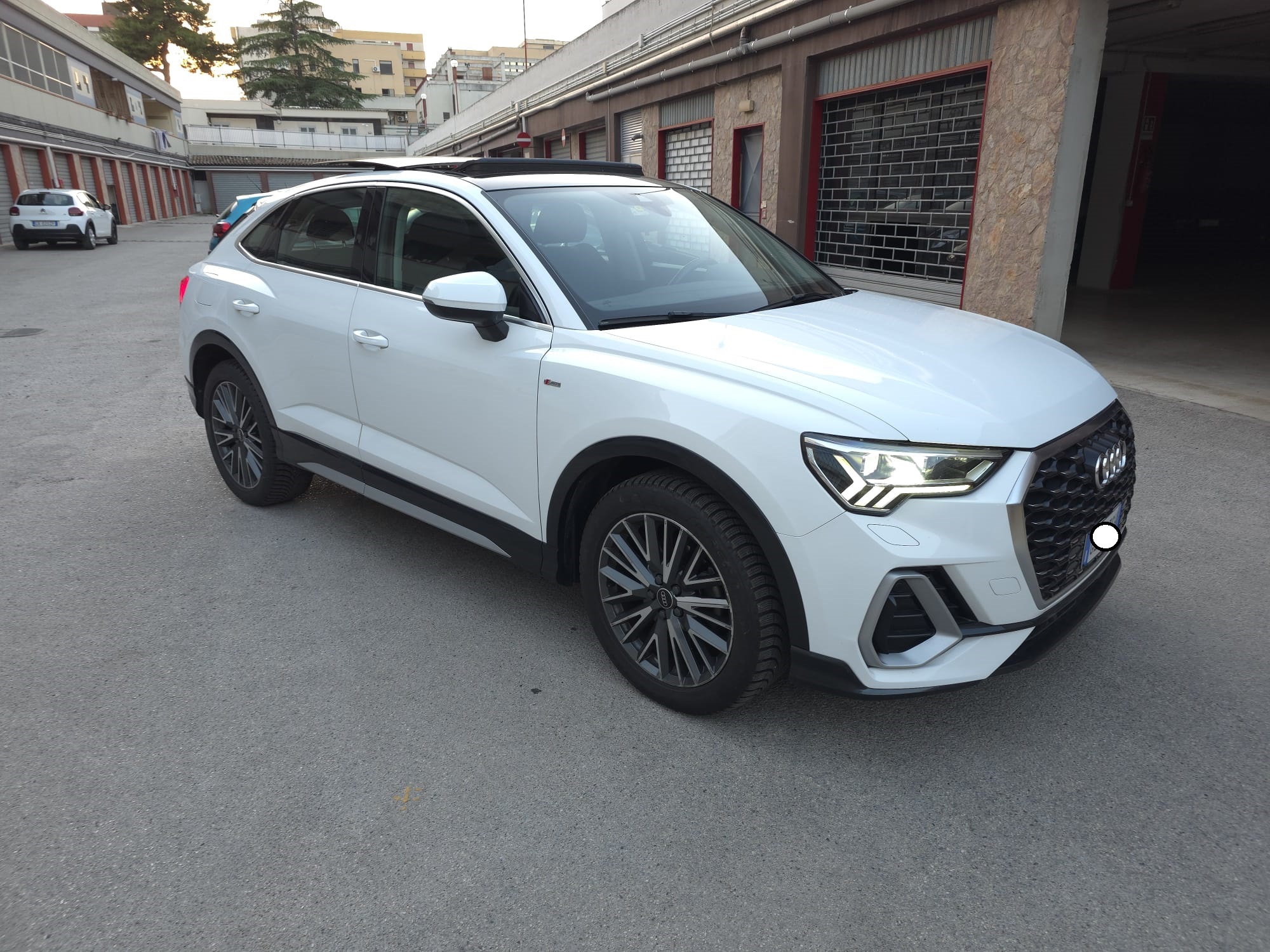 AUDI Q3 SPORTBACK TETTO APRIBILE 147000KM
