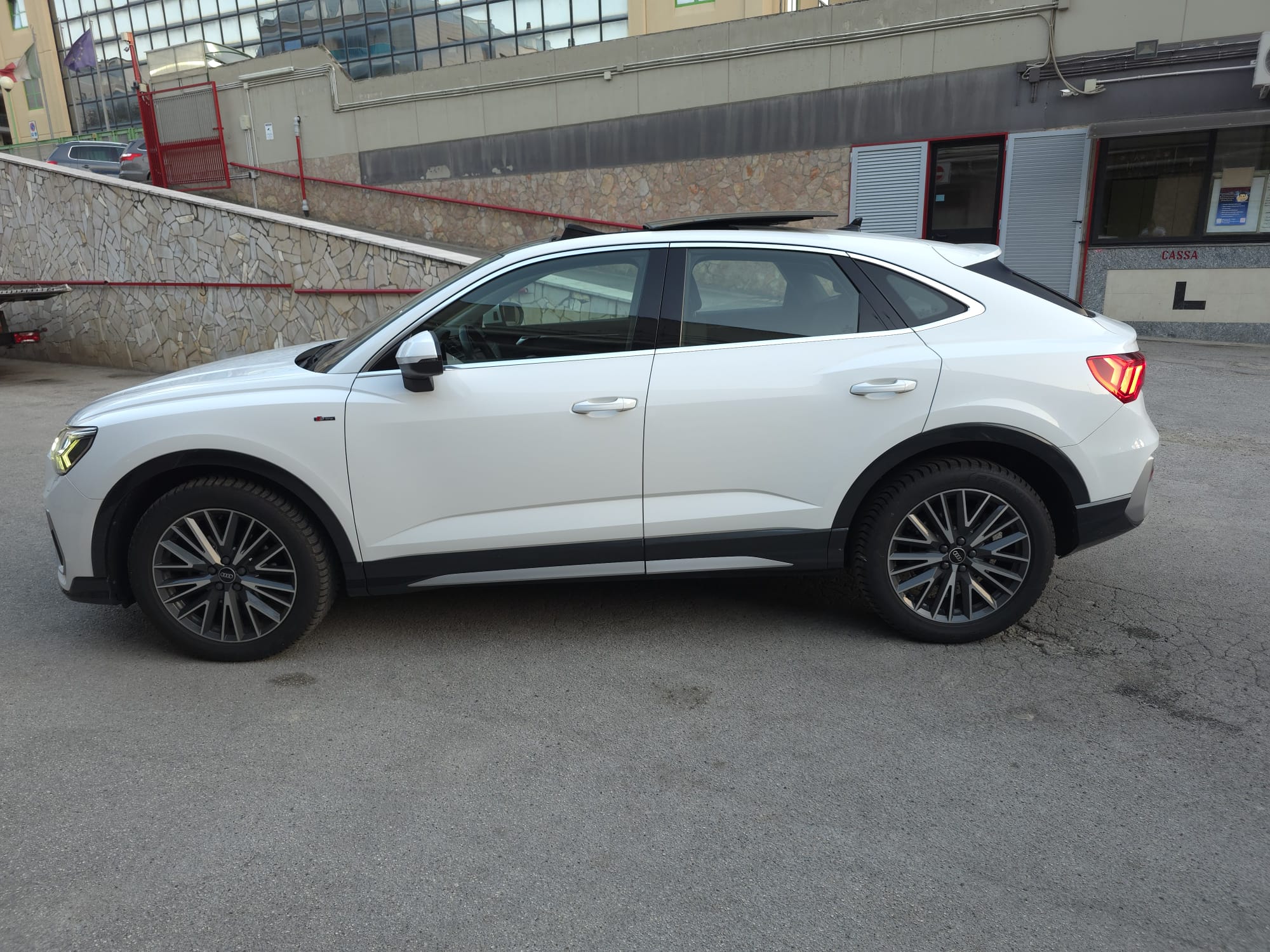 AUDI Q3 SPORTBACK TETTO APRIBILE 147000KM